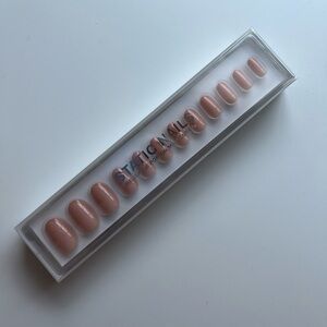 Static Nails Reusable Pop-On Manicures